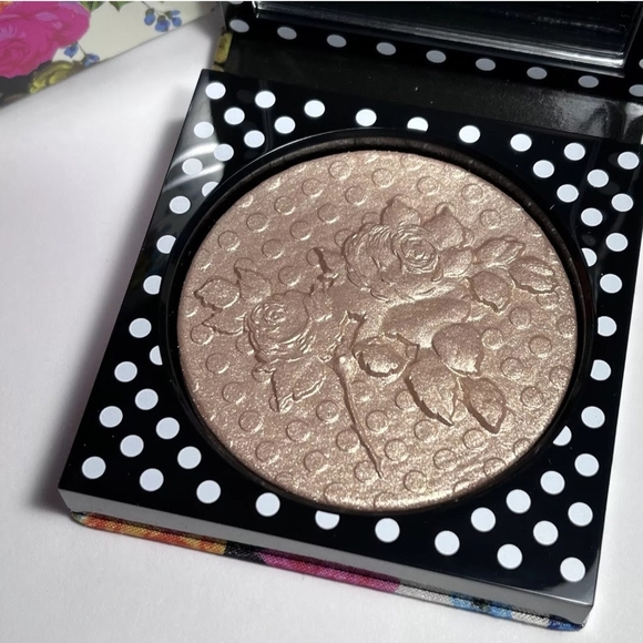 MAC Richard Quinn Extra Dimension Skinfinish Highlighter Day Glow Shimmer LE NEW - Picture 2 of 11